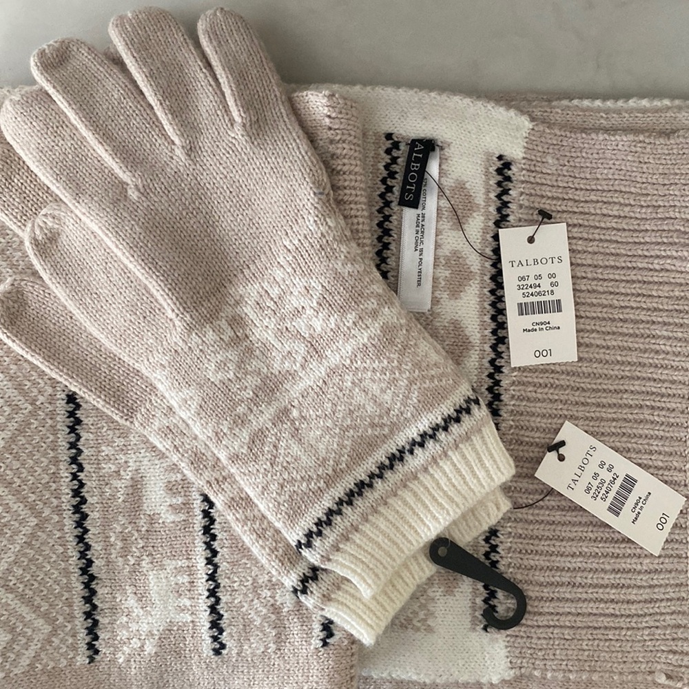 NWT Talbots women’s scarf and gloves; sold together only